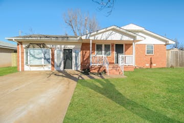 1813 Ronald St Yukon, OK 73099